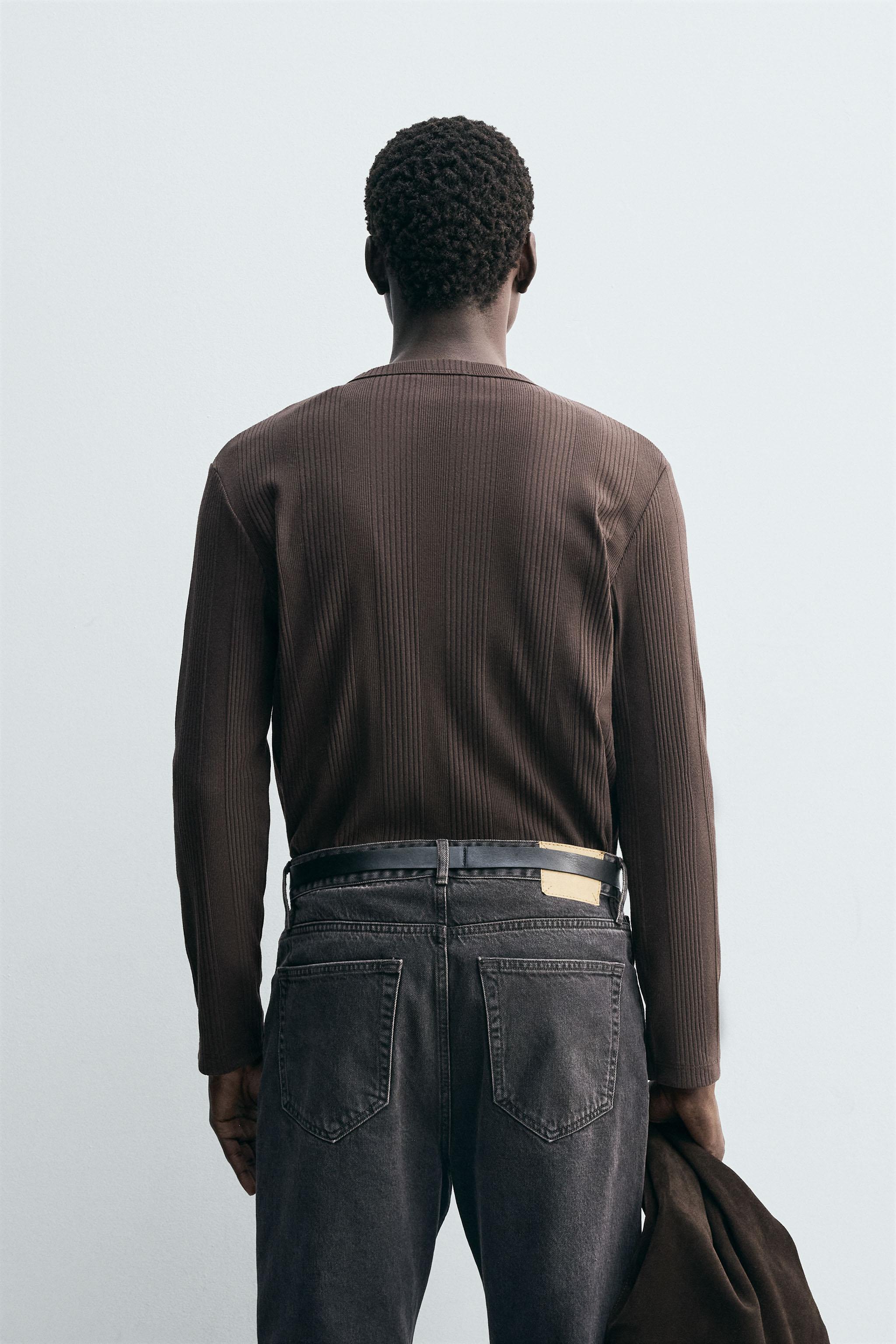 STRUCTURED HENLEY COLLAR T-SHIRT